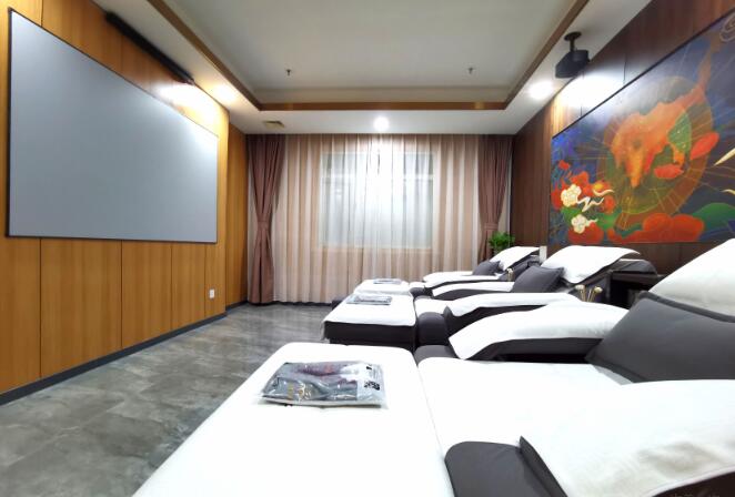 周末我去了深圳这家男士会所，体验生活的享受